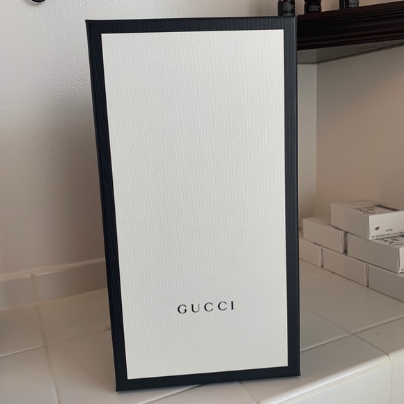 COPY - Gucci Box - Picture 1 of 2